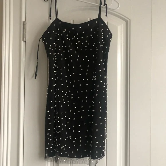 Forever 21 | Dresses | Forever 2 Mini Black Dress Loose Fitting With Pearls  Attached To It | Poshmark